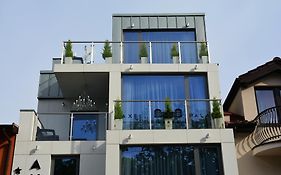 Alex Palace